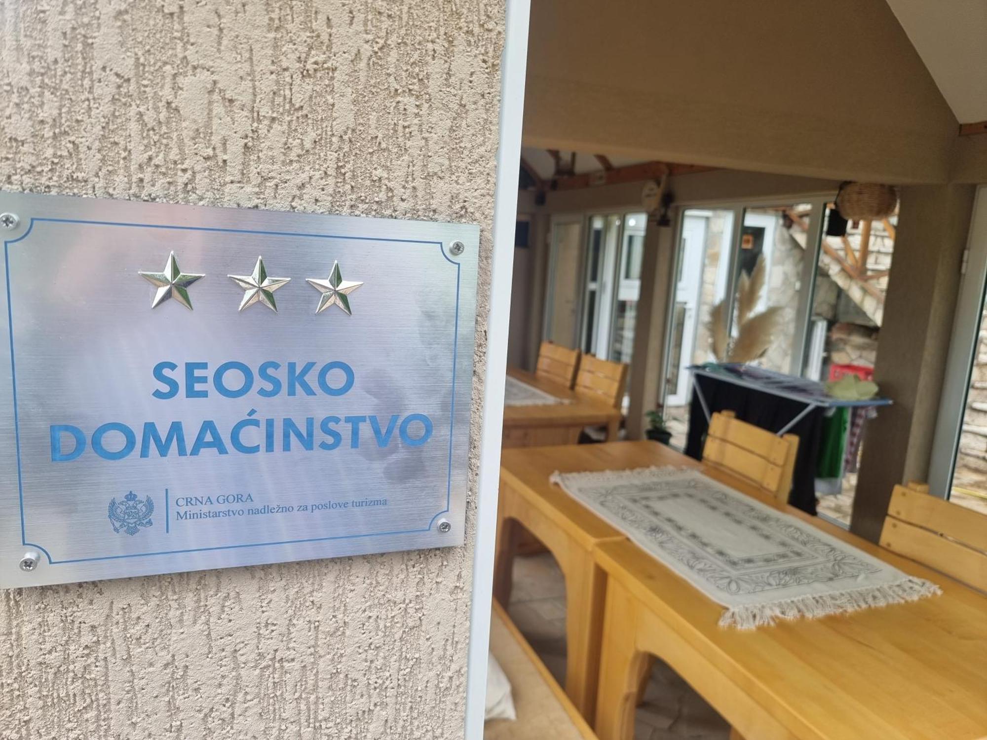 Nikšić Seosko Domacinstvo Ded Radosゲストハウス エクステリア 写真